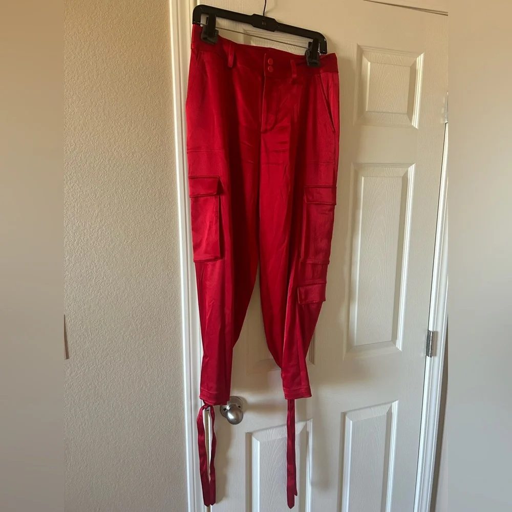 Alice + Olivia Red Cropped Cargo Trousers